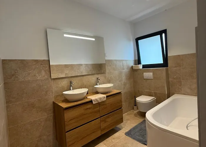 Chez Claudine & Adrien